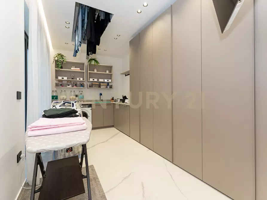 Immagine 62 di Villa in vendita  in Via Sant' Andrea 8 a Catania