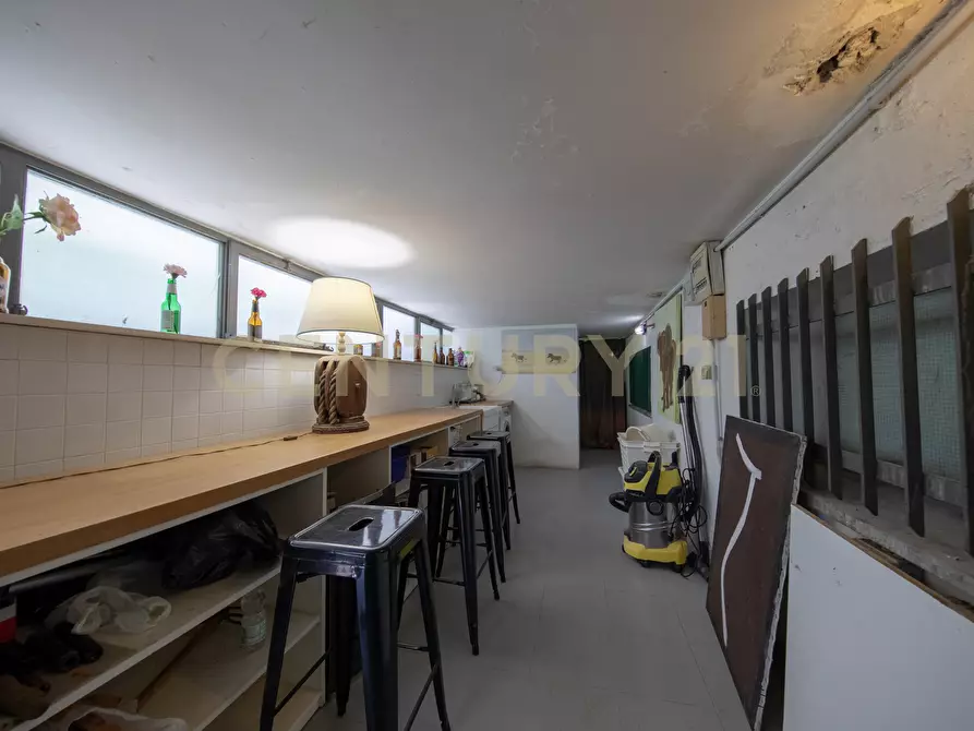 Immagine 44 di Pentalocale in vendita  in Viale Cortina d'Ampezzo 135 a Roma