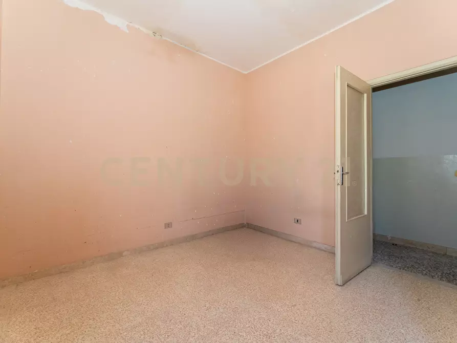 Immagine 20 di Pentalocale in vendita  in Piazza Spedini 8 a Catania