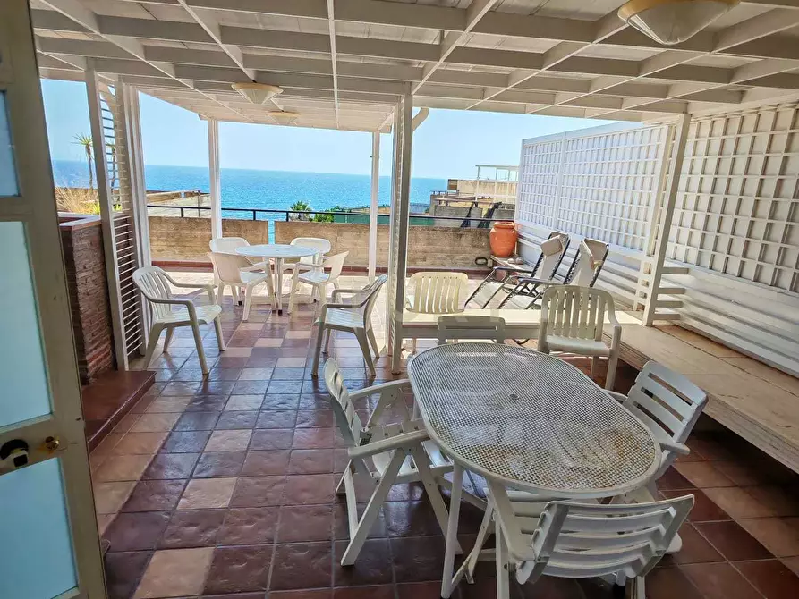 Immagine 2 di Trilocale in vendita  in Via dei Normanni 3 a Sant'alessio Siculo