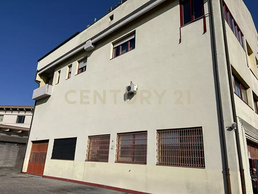 Immagine 2 di Laboratorio in affitto  in Via Vespucci Amerigo 7 a San Martino Buon Albergo