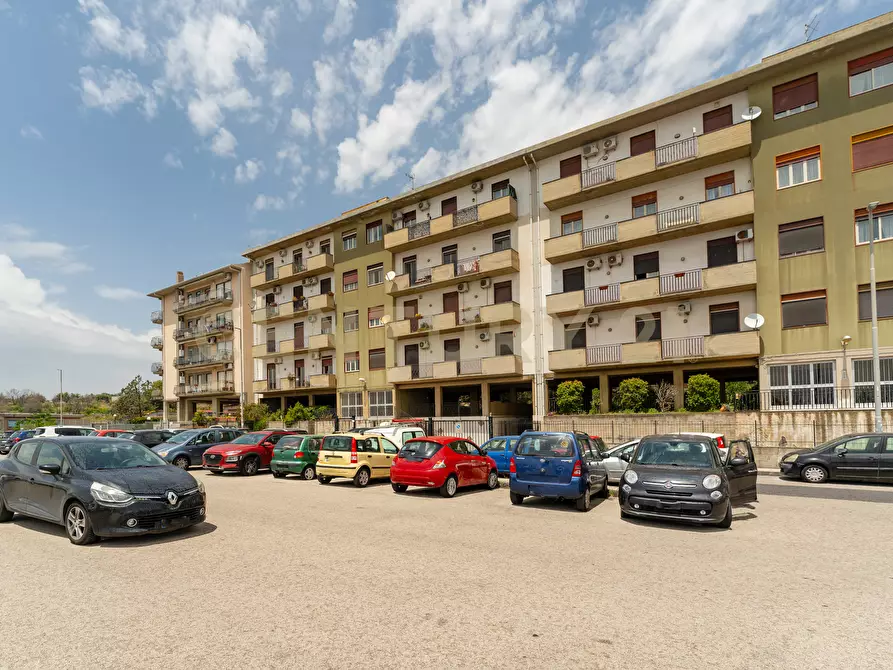 Immagine 3 di Pentalocale in vendita  in Via Stefano Vitale 12 a Catania