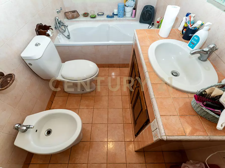 Immagine 25 di Trilocale in vendita  in Via Duca degli Abruzzi 163 a San Giovanni La Punta