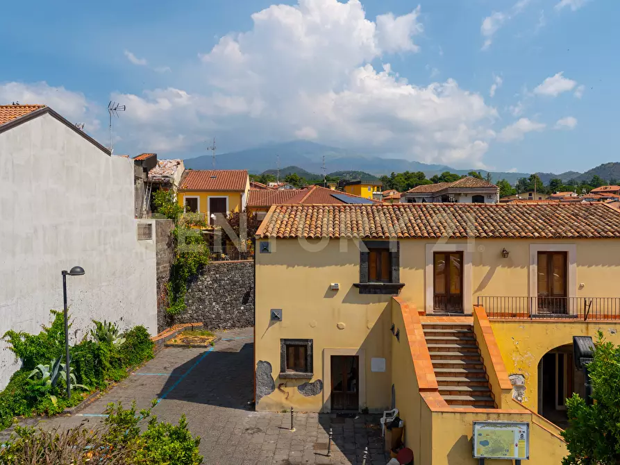 Immagine 119 di Casa indipendente in vendita  in Via Giuseppe Garibaldi 68-70-72 a Nicolosi