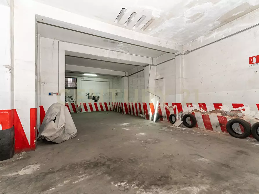 Immagine 31 di Garage in vendita  in Via Enna 13 a Catania