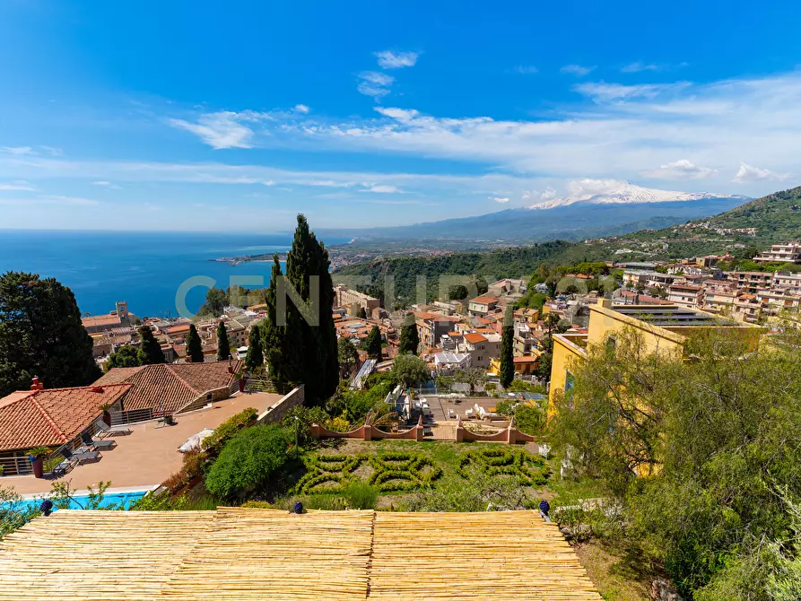 Immagine 49 di Villa in vendita  in Via Leonardo Da Vinci 5 a Taormina