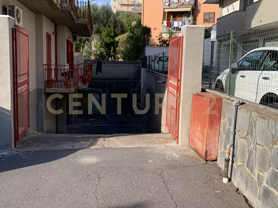 Immagine 4 di Garage in vendita  in Via Riposto 18 a Mascalucia