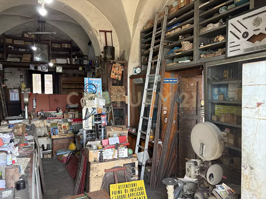 Immagine 16 di Locale commerciale in vendita  in Via 6 Aprile 59 a Catania