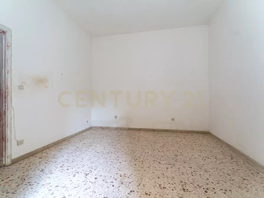 Immagine 10 di Pentalocale in vendita  in Via Principe Umberto 397 a Augusta