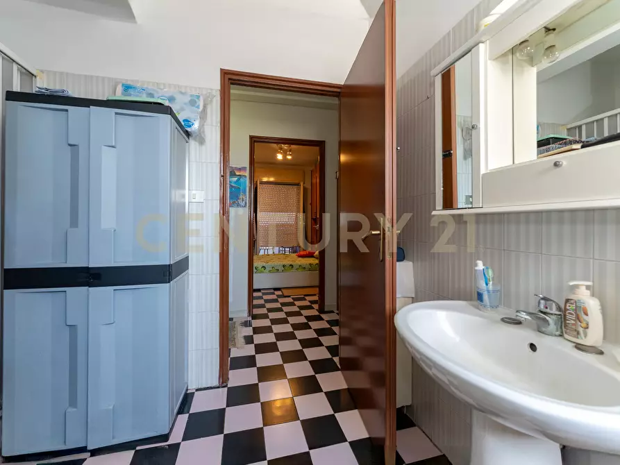 Immagine 47 di Quadrilocale in vendita  in Viale San Teodoro 7 a Catania