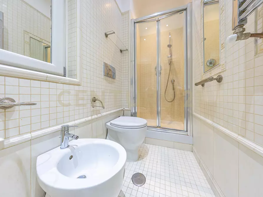 Immagine 49 di Appartamento in vendita  in Via Bevagna 68 a Roma