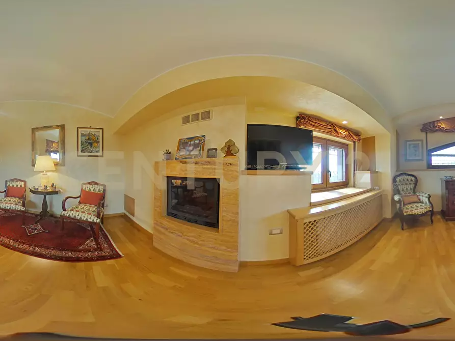 Immagine 89 di Villa in vendita  in Via Brinzio 20 a Aci Catena