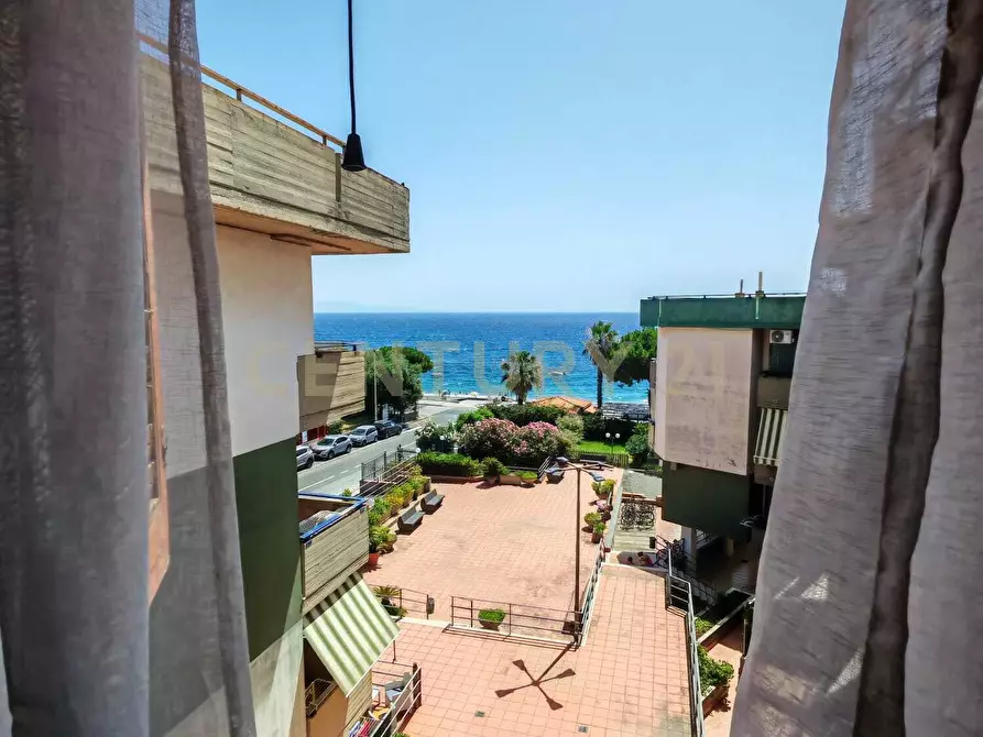 Immagine 12 di Trilocale in vendita  in Via dei Normanni 1 a Sant'alessio Siculo