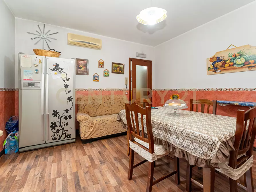 Immagine 40 di Appartamento in vendita  in Via Giordano Bruno a Misterbianco