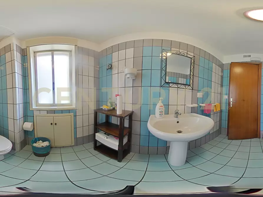 Immagine 51 di Pentalocale in vendita  in Via Grazia Deledda 2 a Catania