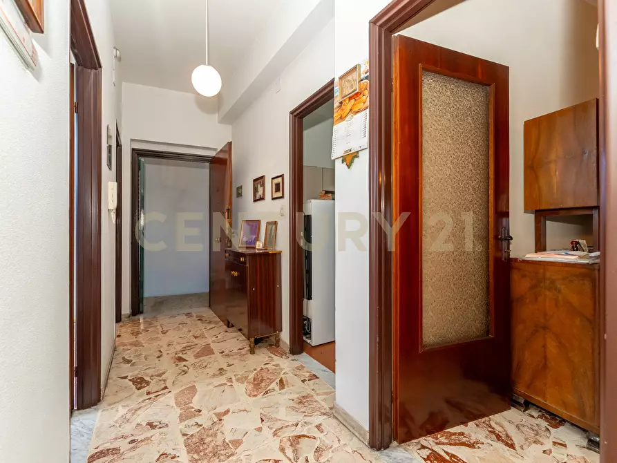 Immagine 45 di Palazzo in vendita  in Via Sebastiano Catania 284 a Catania