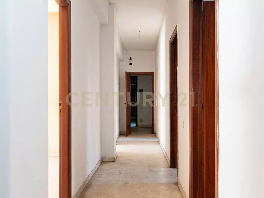 Immagine 43 di Pentalocale in vendita  in Via Fiume 12 a Catania