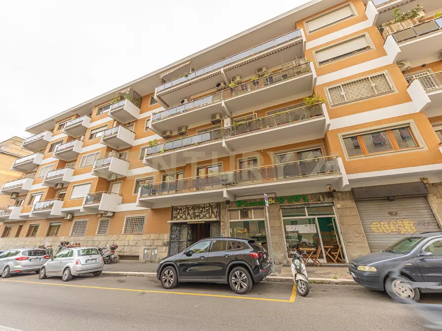 Immagine 11 di Quadrilocale in vendita  in Via Leon Pancaldo 26 a Roma