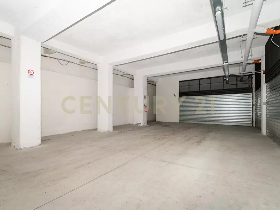 Immagine 28 di Garage in vendita  in Viale Artale Alagona 27 a Catania
