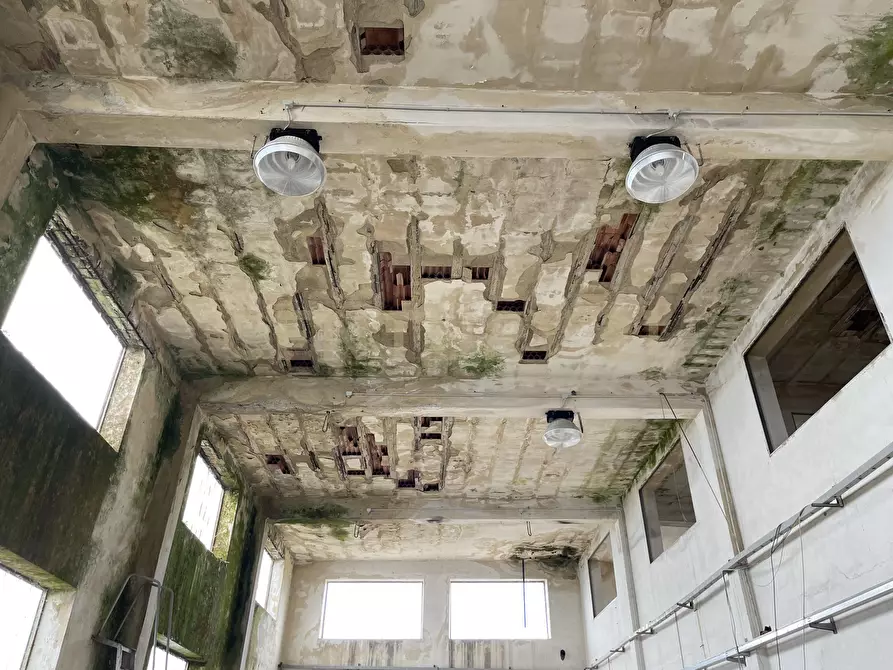 Immagine 85 di Attività artigianale in vendita  in Via Santisi a Motta D'affermo