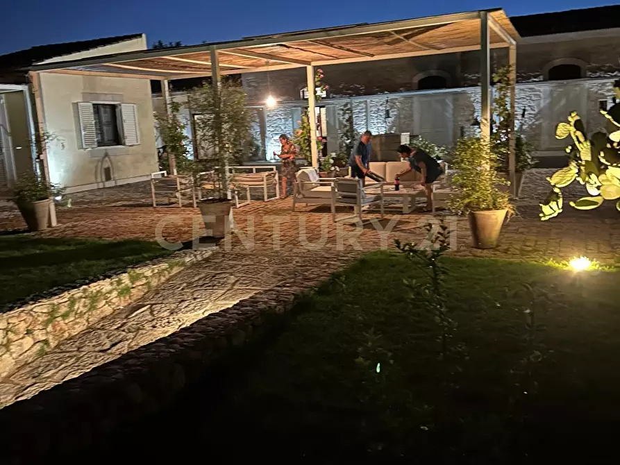 Immagine 38 di Rustico / casale in vendita  a Noto