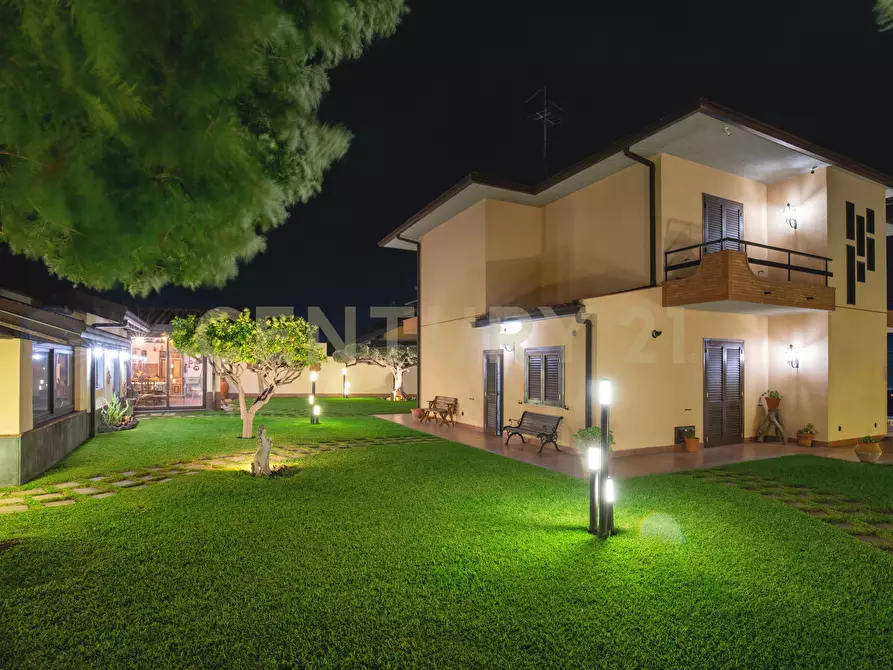 Immagine 86 di Villa in vendita  in Via Salemi 19 a Mascalucia