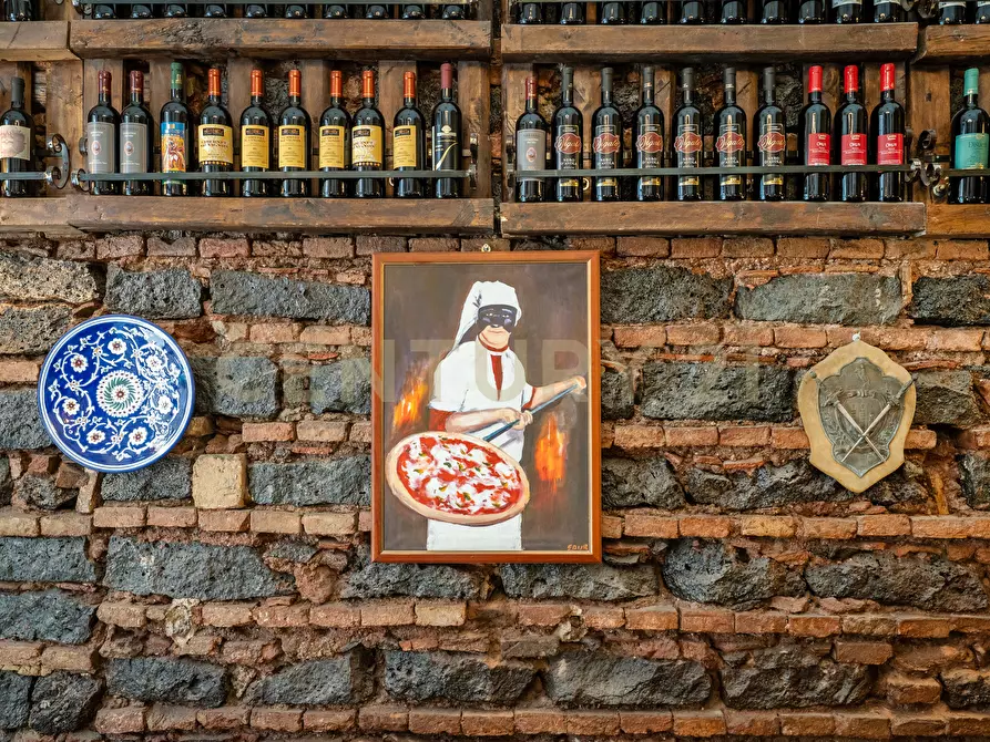 Immagine 27 di Pizzeria / Pub in vendita  in Via Plebiscito 179 a Catania