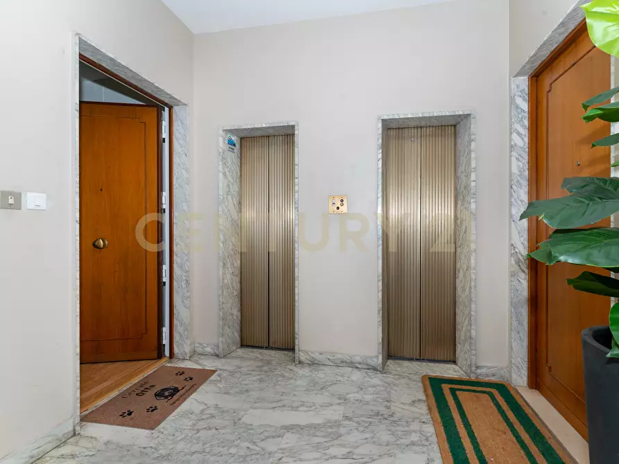 Immagine 4 di Attico in vendita  in Via Vincenzo Giuffrida 203 a Catania