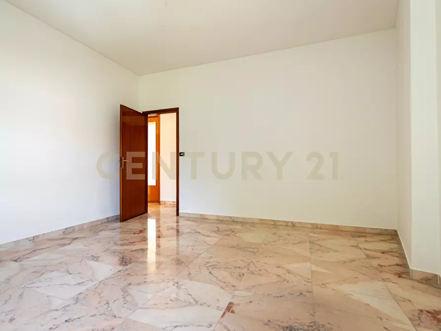 Immagine 10 di Pentalocale in affitto  in Viale Lorenzo Bolano 45 a Catania