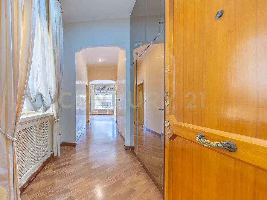 Immagine 33 di Trilocale in vendita  in Via Bevagna 56 a Roma