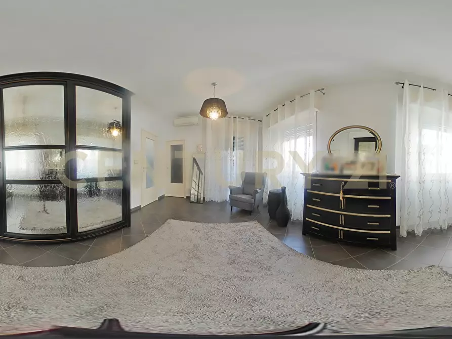 Immagine 43 di Quadrilocale in vendita  in Via Veglia 1 a Catania