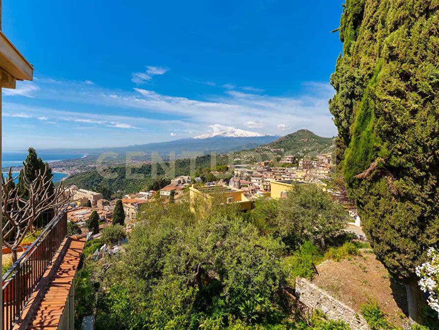 Immagine 63 di Villa in vendita  in Via Leonardo Da Vinci 5 a Taormina