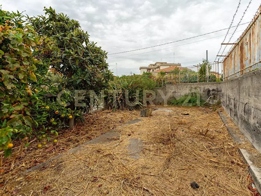 Immagine 23 di Locale commerciale in vendita  in Via Galermo 185 a Catania