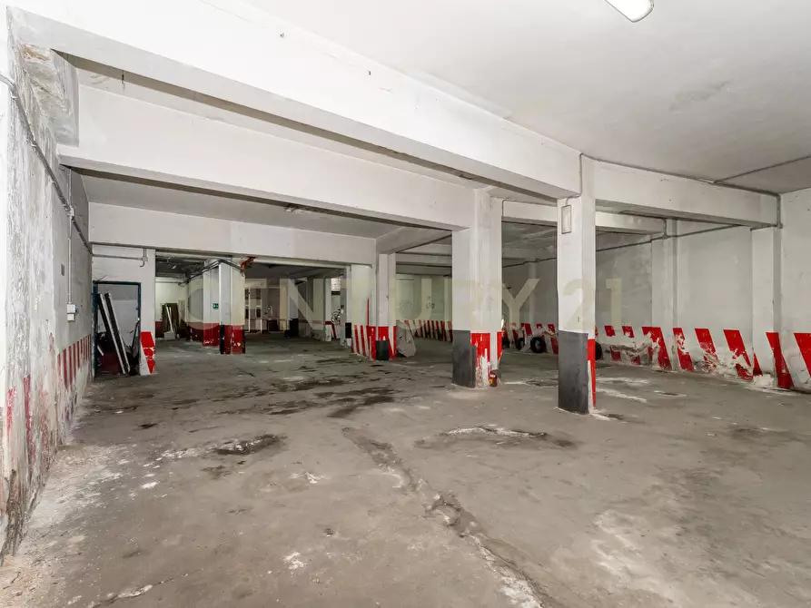 Immagine 32 di Garage in vendita  in Via Enna 13 a Catania