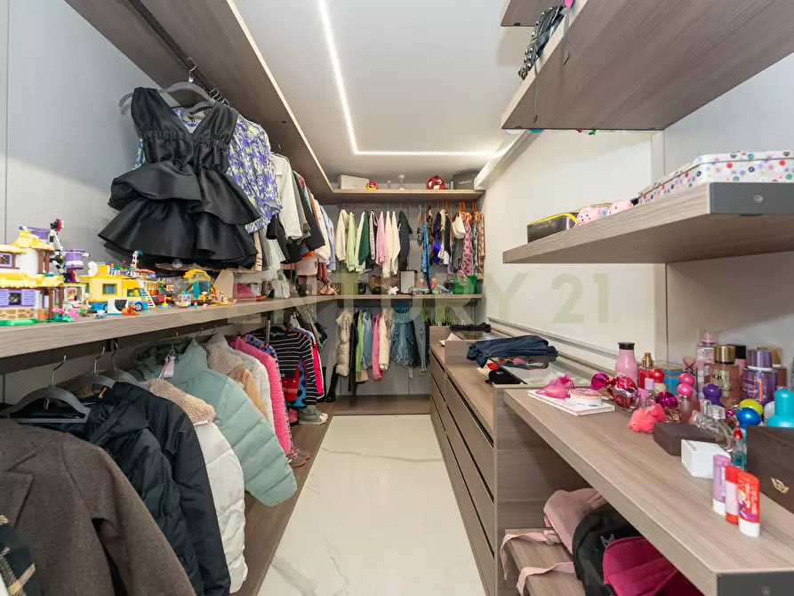 Immagine 95 di Villa in vendita  in Via Sant' Andrea 8 a Catania