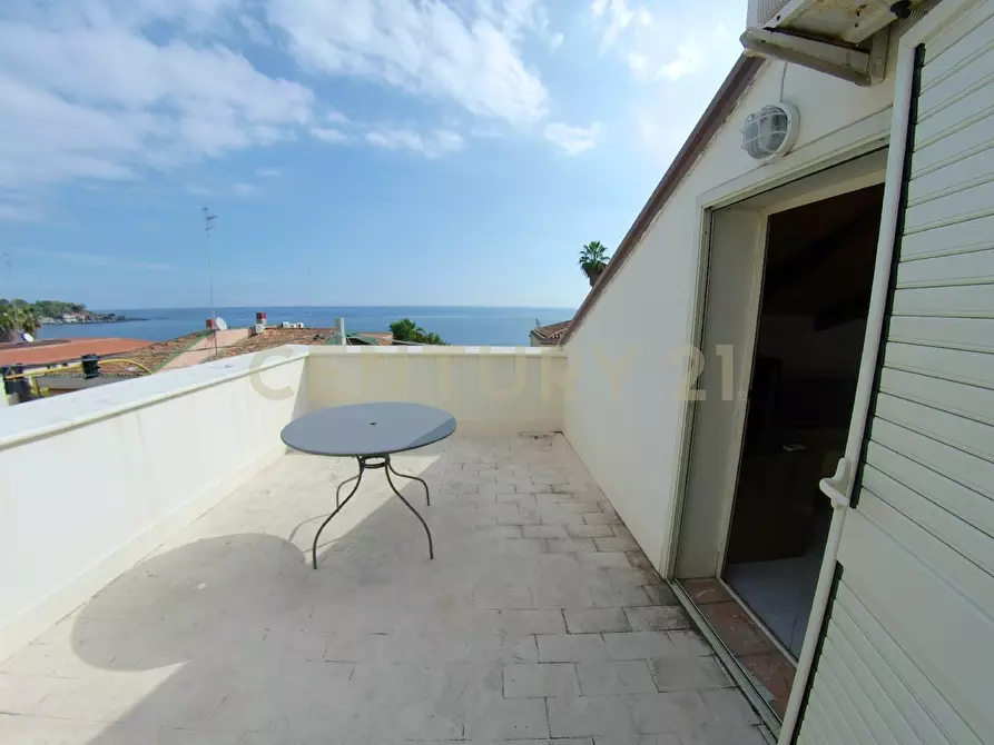 Immagine 31 di Villa in vendita  in Via Livorno 97 a Aci Castello