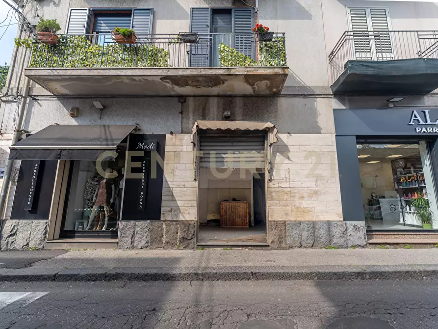 Immagine 2 di Locale commerciale in vendita  in Via del Bosco 107 a Catania