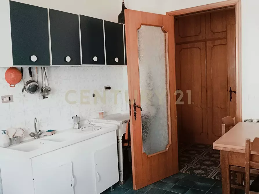 Immagine 3 di Pentalocale in vendita  in Via Monte Cencio 1 a Ragusa
