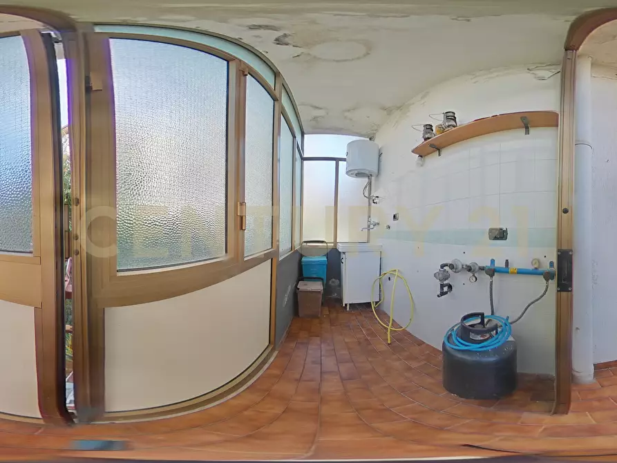 Immagine 44 di Quadrilocale in vendita  in Via Trieste 5 a Aci Castello