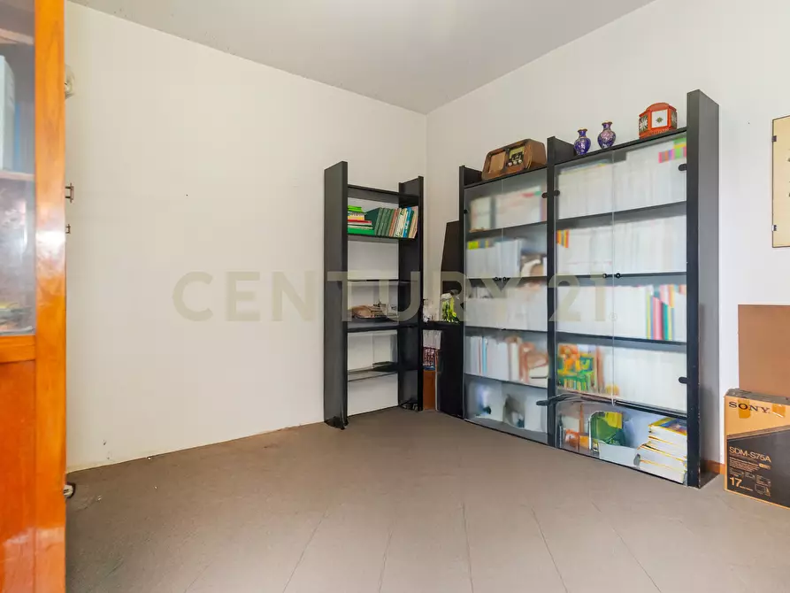 Immagine 24 di Pentalocale in vendita  in Via Convento del Carmine 5 a Tremestieri Etneo