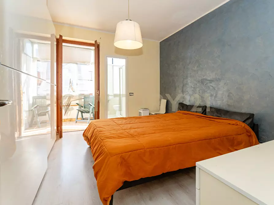 Immagine 30 di Appartamento in vendita  in Via Firenze 99 a Aci Castello