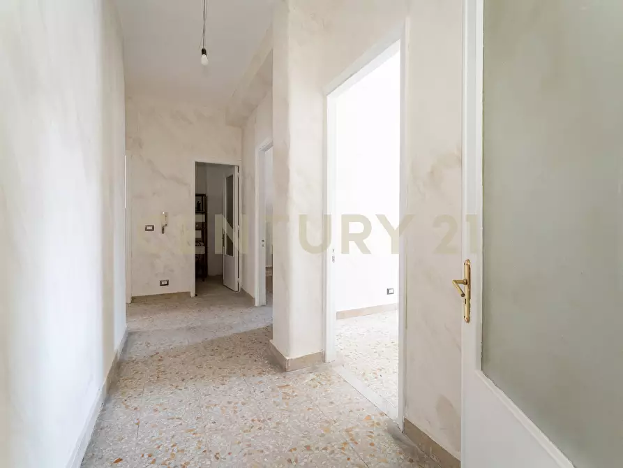 Immagine 19 di Quadrilocale in affitto  in Via Genova 64 a Catania