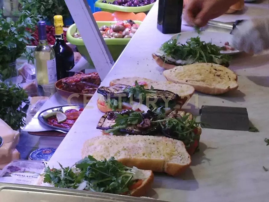 Immagine 15 di Locale commerciale in vendita  in Viale dei Lidi a Siracusa