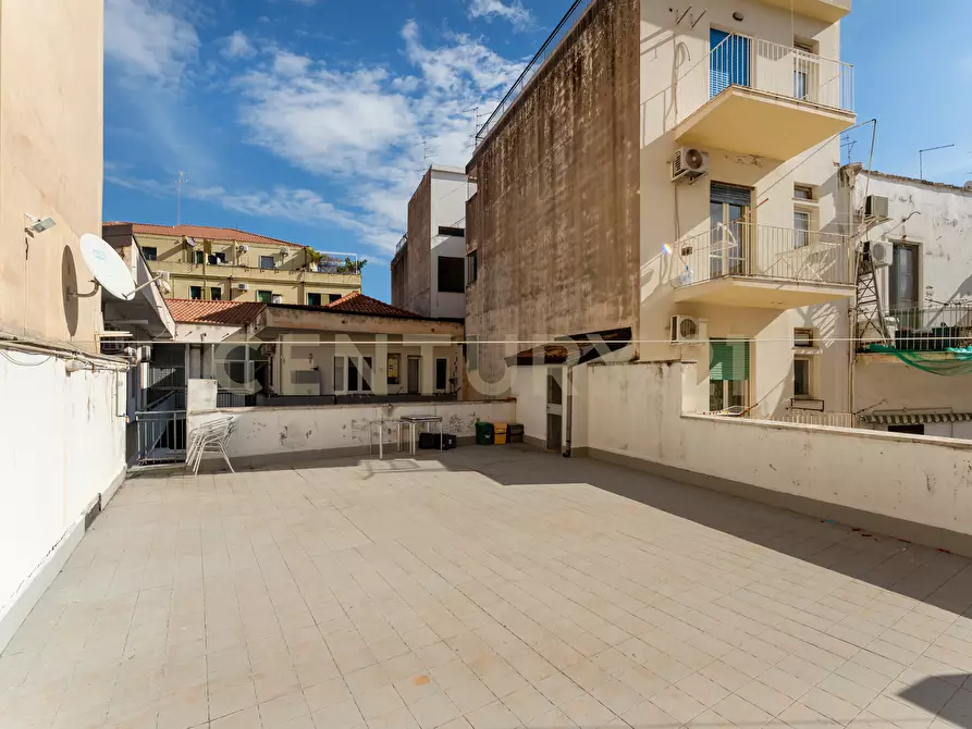 Immagine 41 di Pentalocale in vendita  in Via Enna 15 a Catania