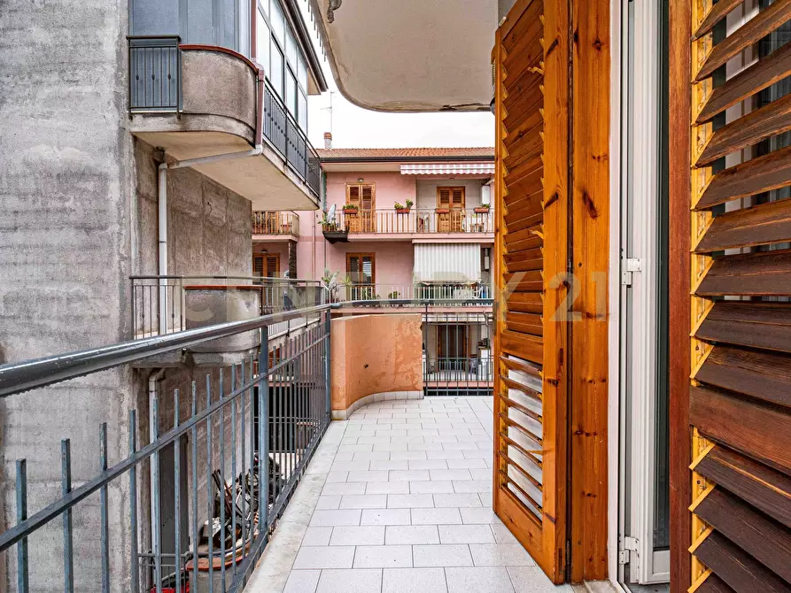 Immagine 8 di Quadrilocale in vendita  in Via Salvo D'Acquisto 42 a Aci Catena