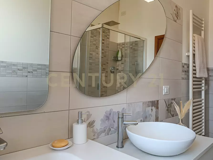 Immagine 8 di Pentalocale in vendita  in via primo maggio 24 a Abbadia San Salvatore