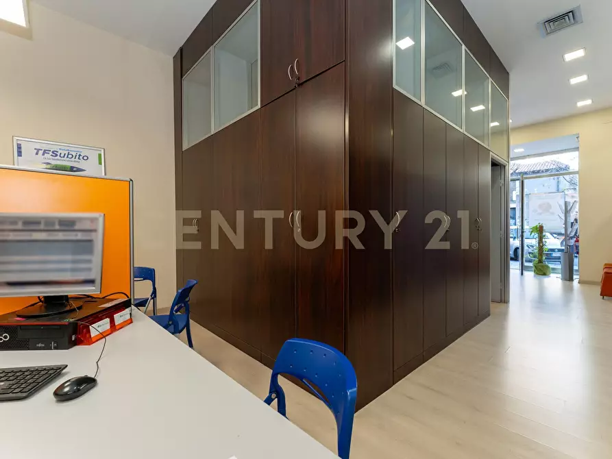 Immagine 17 di Locale commerciale in vendita  in Corso delle Province 23 a Catania