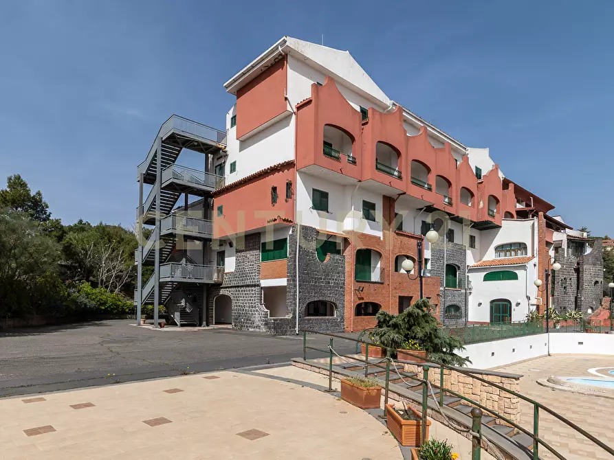 Immagine 17 di Albergo/B&B/Residence in vendita  in Via Etnea 163 a Nicolosi