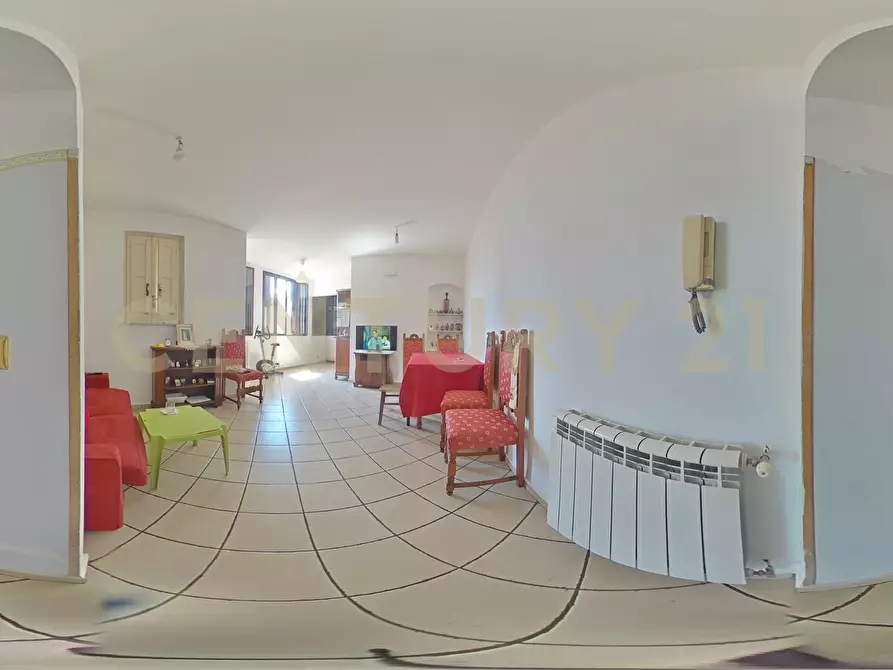 Immagine 69 di Villa in vendita  in Via Quartiere Longo 18 a Aci Castello