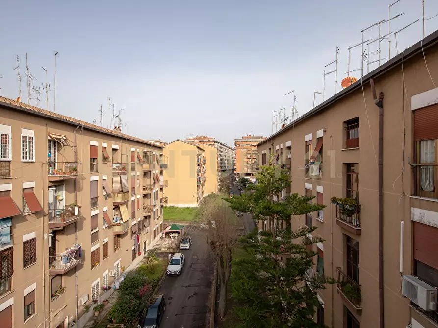 Immagine 36 di Quadrilocale in vendita  in Viale della Venezia Giulia 151 a Roma